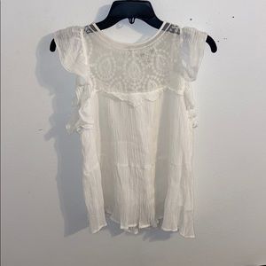 Very cute top and never worn !